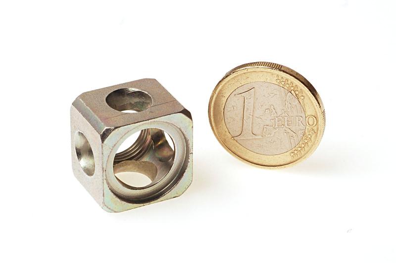 DE CRIGNIS INDUSTRY - Fabricant de soupapes en acier S300Pb destinées à divers secteurs industriels